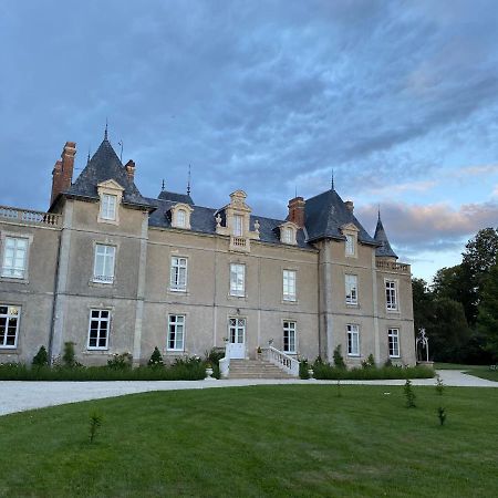 Chateau De St-Fulgent, Gite La Tour Saint-Fulgent Exterior photo